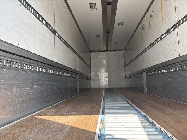 2018 Hino Profia バン auction photo 18