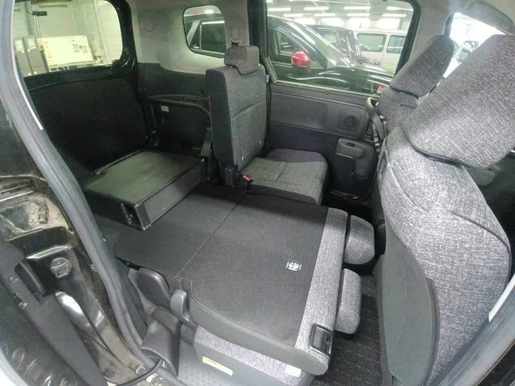 2022 Toyota Sienta ハイブリッドZ auction photo 12
