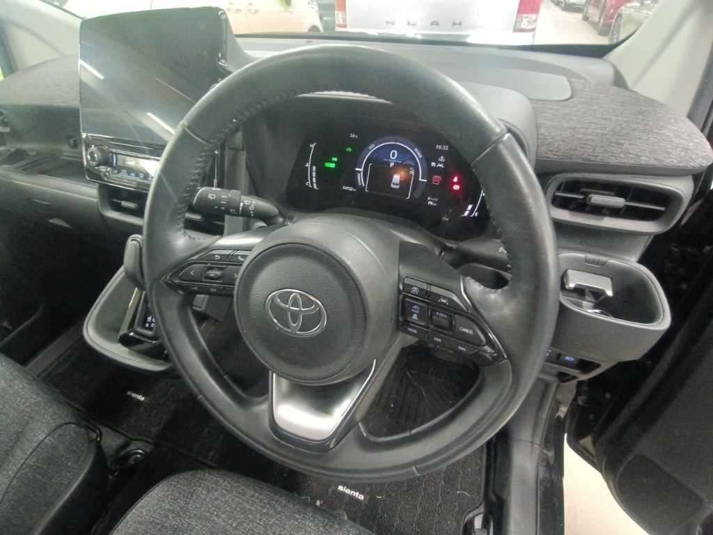2022 Toyota Sienta ハイブリッドZ auction photo 9