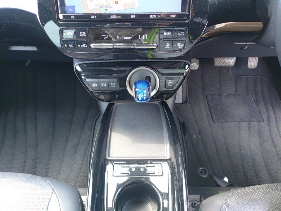2019 Toyota Prius PHEV auction photo 12