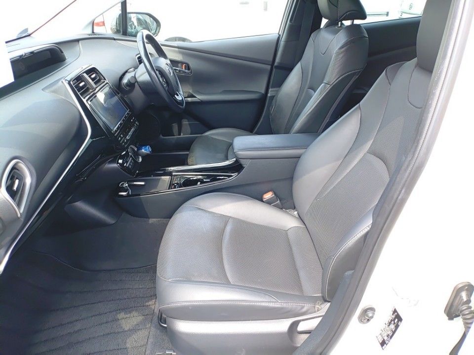 2019 Toyota Prius PHEV auction photo 16