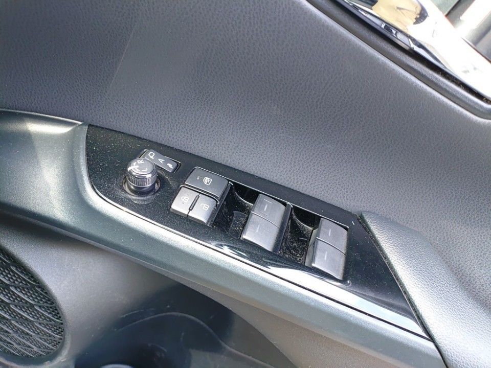2019 Toyota Prius PHEV auction photo 14