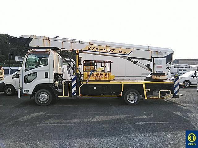 2011 Isuzu Forward auction photo 13