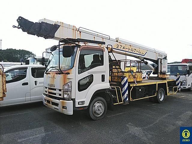 2011 Isuzu Forward auction photo 2