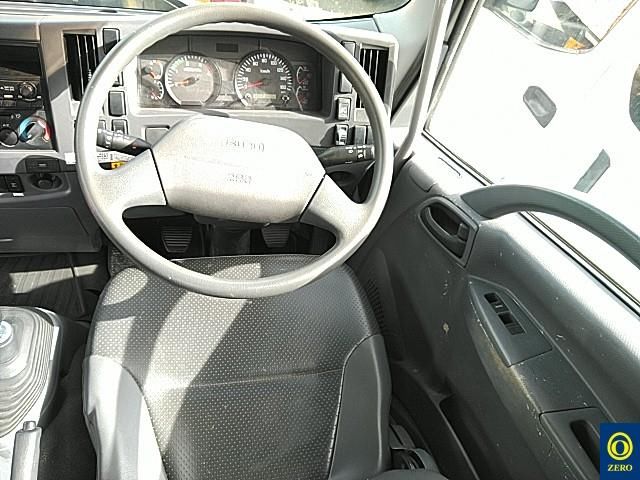 2011 Isuzu Forward auction photo 5