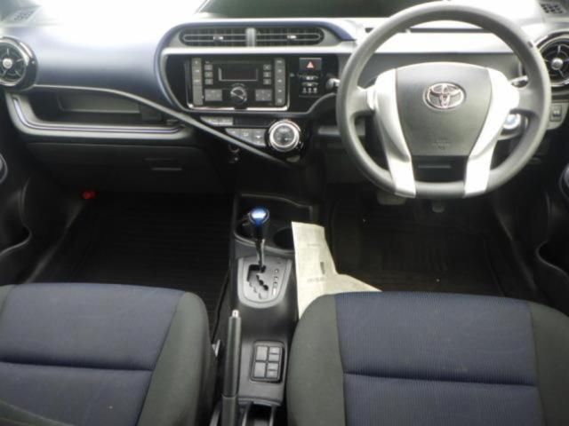 2015 Toyota Aqua S auction photo 3