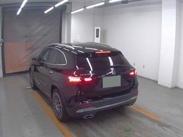 2025 Mercedes-Benz GLA-Class GLA200D4MAMG 4WD auction photo 2