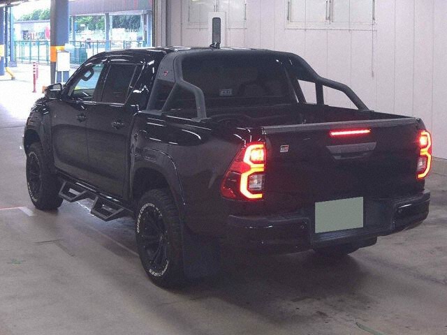 2022 Toyota Hilux Z GR Sport 4WD auction photo 2
