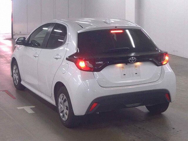 2024 Toyota Yaris X auction photo 2