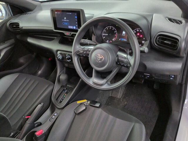 2024 Toyota Yaris X auction photo 3