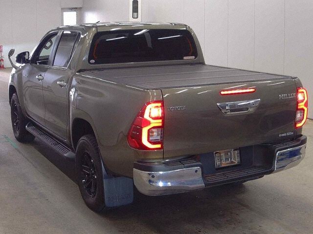 2023 Toyota Hilux Z 4WD auction photo 2