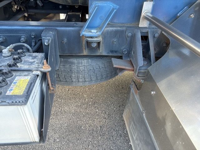 2011 Isuzu Forward タンク auction photo 15