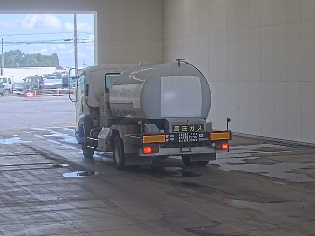 2011 Isuzu Forward タンク auction photo 2