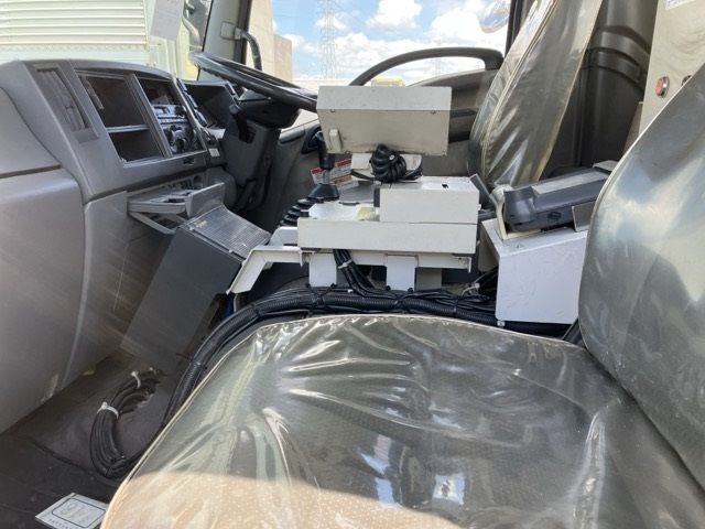2011 Isuzu Forward タンク auction photo 5