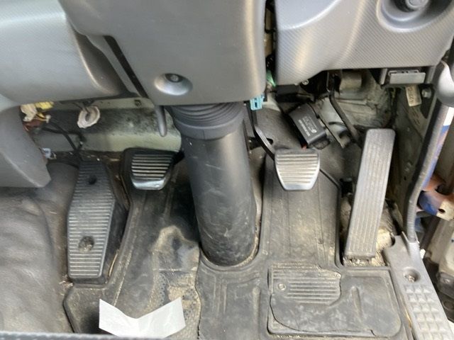 2011 Isuzu Forward タンク auction photo 4