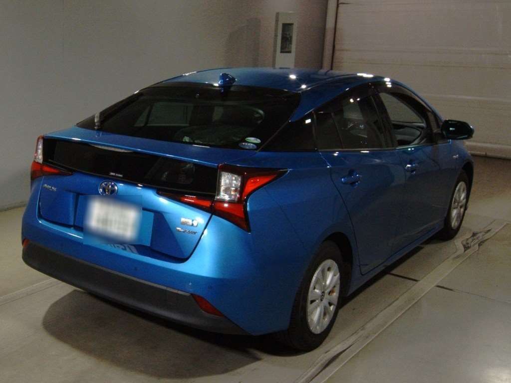 2019 Toyota Prius S 4WD auction photo 2