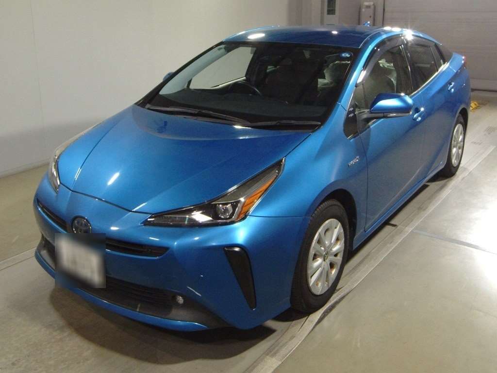 2019 Toyota Prius S 4WD Japan auction vehicle