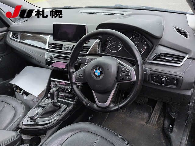 2017 BMW 2 Series 4WD 218d xDrive Active Tourer auction photo 3
