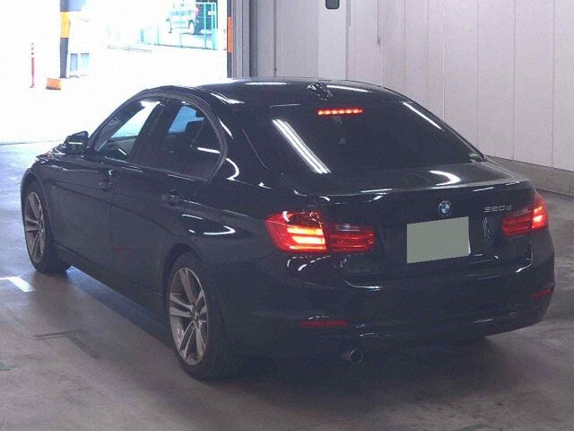 2013 BMW 3 Series 320Dスポーツ auction photo 2