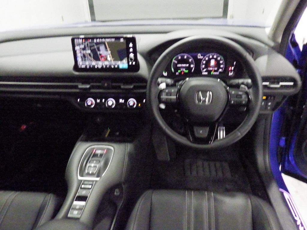 2023 Honda ZR-V 4WD e:HEV Z auction photo 3