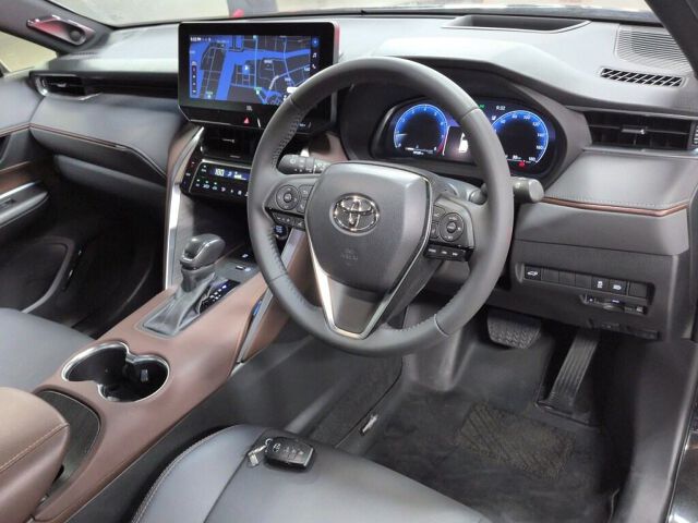 2023 Toyota Harrier Z auction photo 3