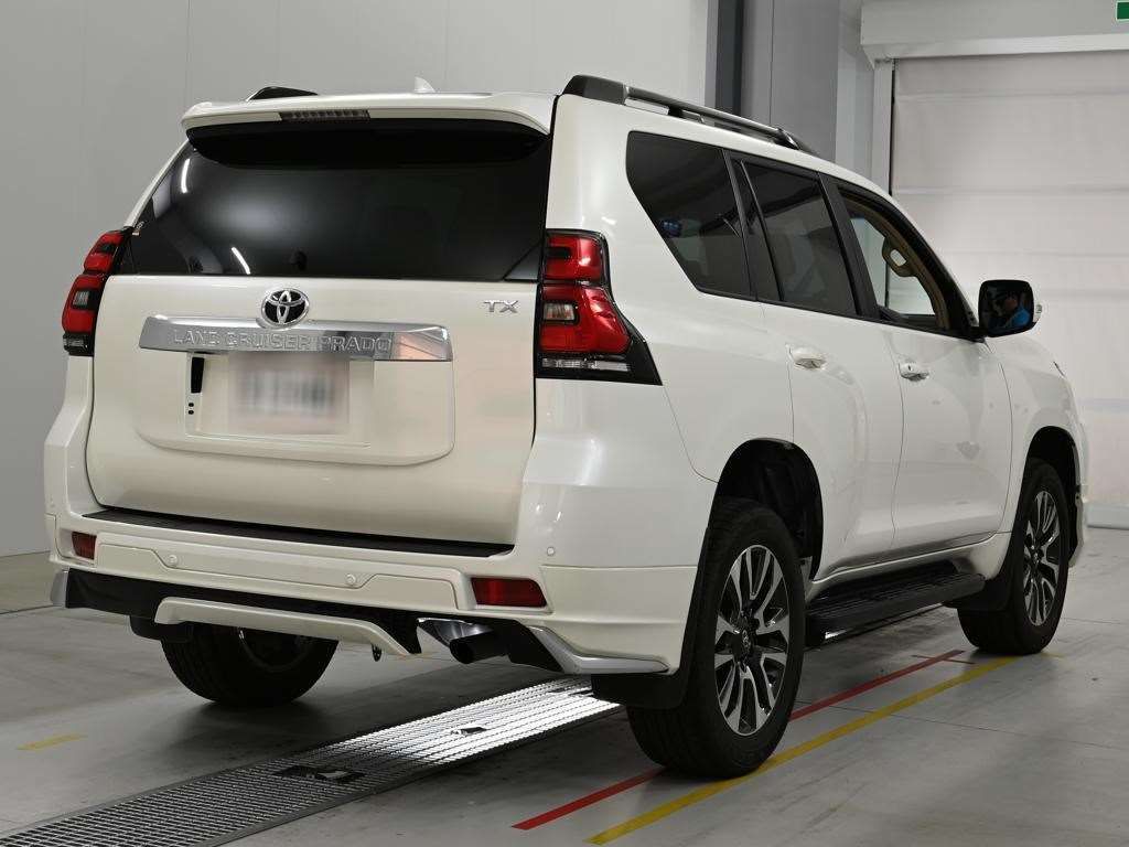 2023 Toyota Land Cruiser Prado TX Lパッケージ 4WD auction photo 2