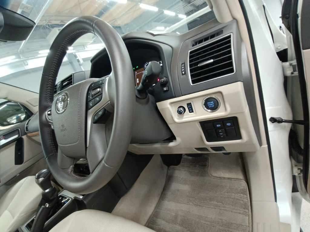 2023 Toyota Land Cruiser Prado TX Lパッケージ 4WD auction photo 9