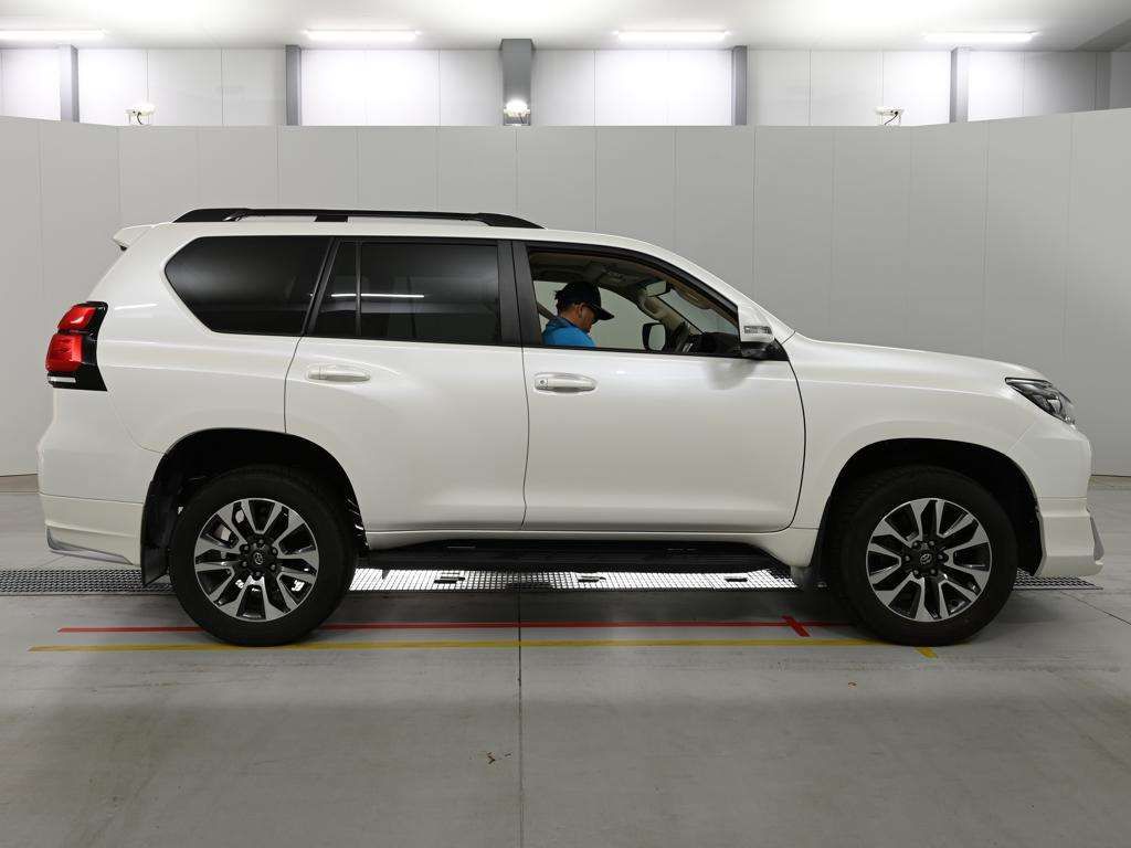 2023 Toyota Land Cruiser Prado TX Lパッケージ 4WD auction photo 3