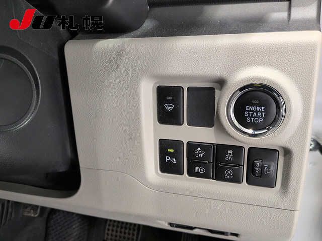 2020 Toyota Passo 4WD X S auction photo 4