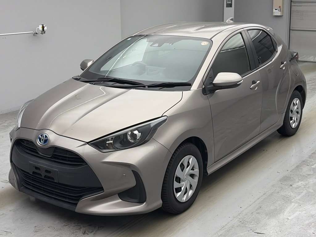 Japan Auction Vehicles 4 2021 Toyota Yaris Hybrid X auction photo