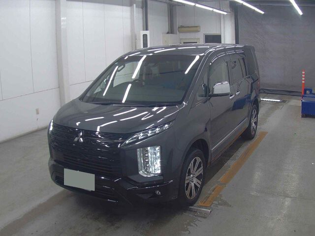 2022 Mitsubishi Delica D:5 P 4WD auction photo 4