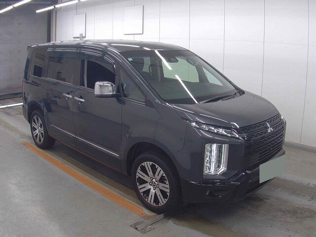 2022 Mitsubishi Delica D:5 P 4WD Japan auction vehicle