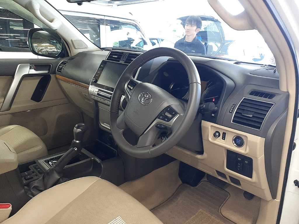2023 Toyota Land Cruiser Prado TX Lパッケージ 4WD auction photo 9