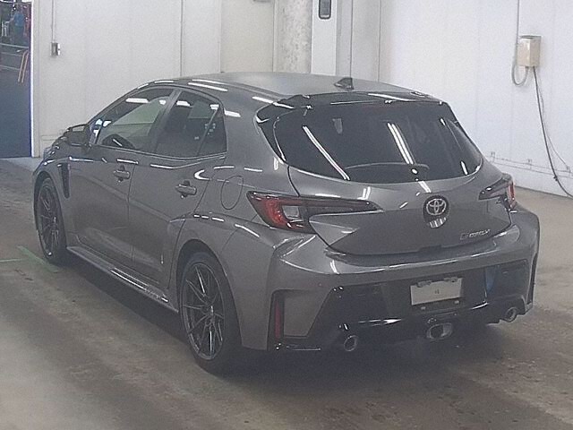2024 Toyota GRカローラ RZ 4WD auction photo 2
