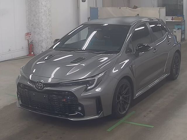 2024 Toyota GRカローラ RZ 4WD auction photo 4