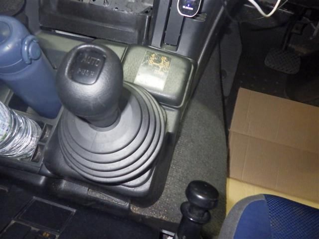 2010 Isuzu コンテナ専用車 auction photo 7