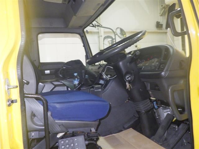 2010 Isuzu コンテナ専用車 auction photo 5