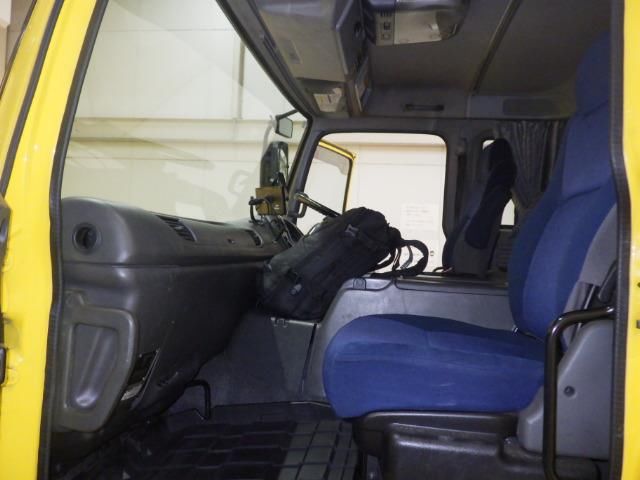 2010 Isuzu コンテナ専用車 auction photo 8