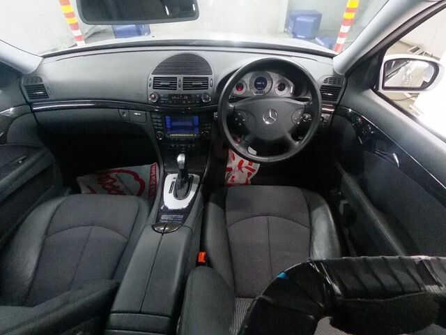 2004 Mercedes-Benz E-Class E320アバンギャルト auction photo 3