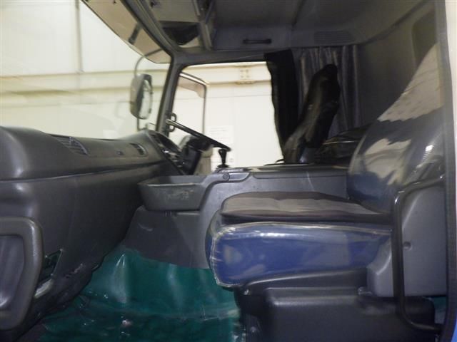 2011 Isuzu 粉粒体運搬車 auction photo 8