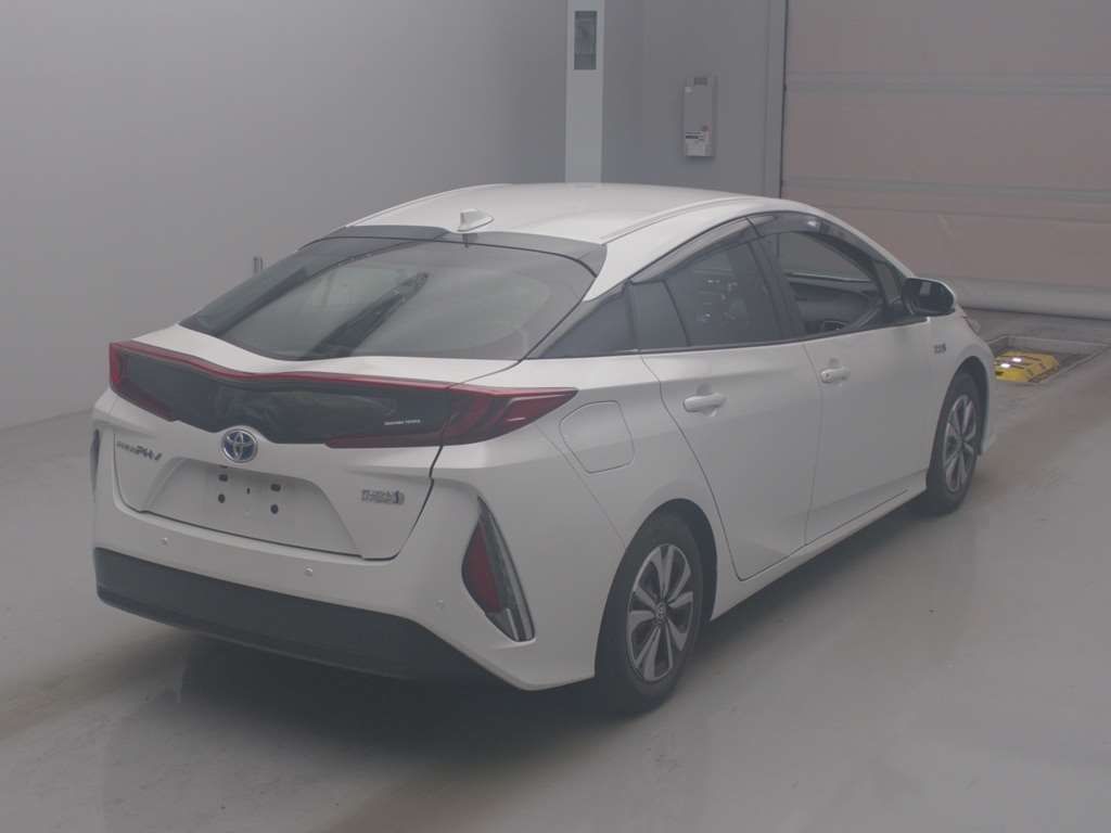 2021 Toyota Prius PHEV S Safety Package auction photo 2