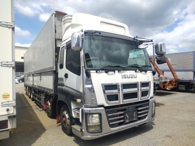Japan Auction Vehicles 9 2012 Isuzu Giga auction photo