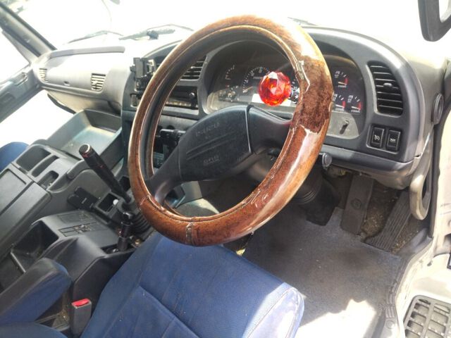 2012 Isuzu Giga auction photo 3