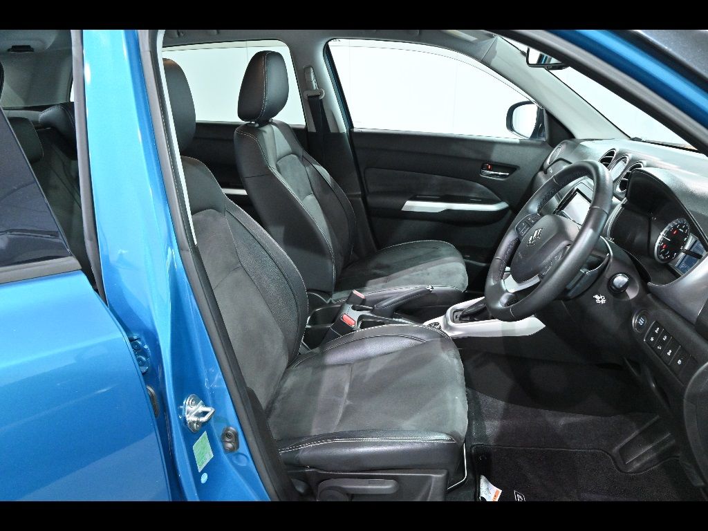 2016 Suzuki エスクード ワゴン 5D 4WD 1.6 auction photo 6