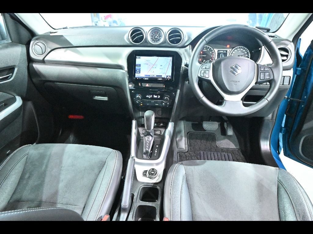 2016 Suzuki エスクード ワゴン 5D 4WD 1.6 auction photo 3
