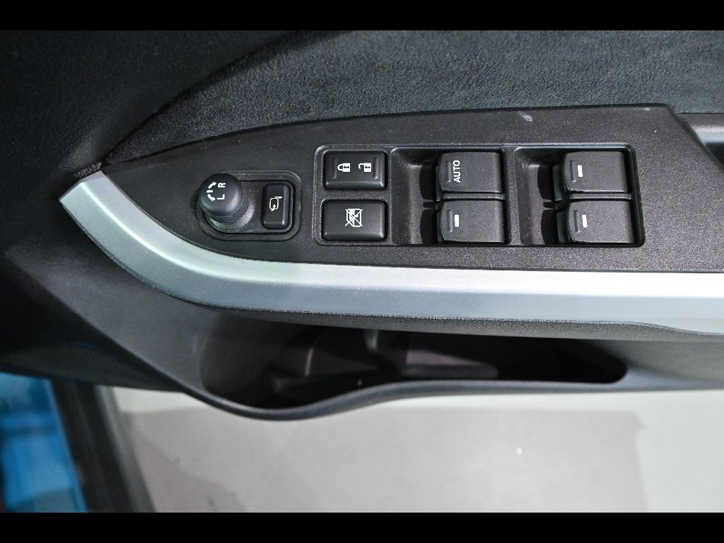 2016 Suzuki エスクード ワゴン 5D 4WD 1.6 auction photo 12