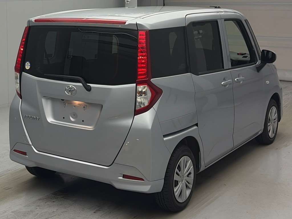 2021 Toyota Roomy X auction photo 2