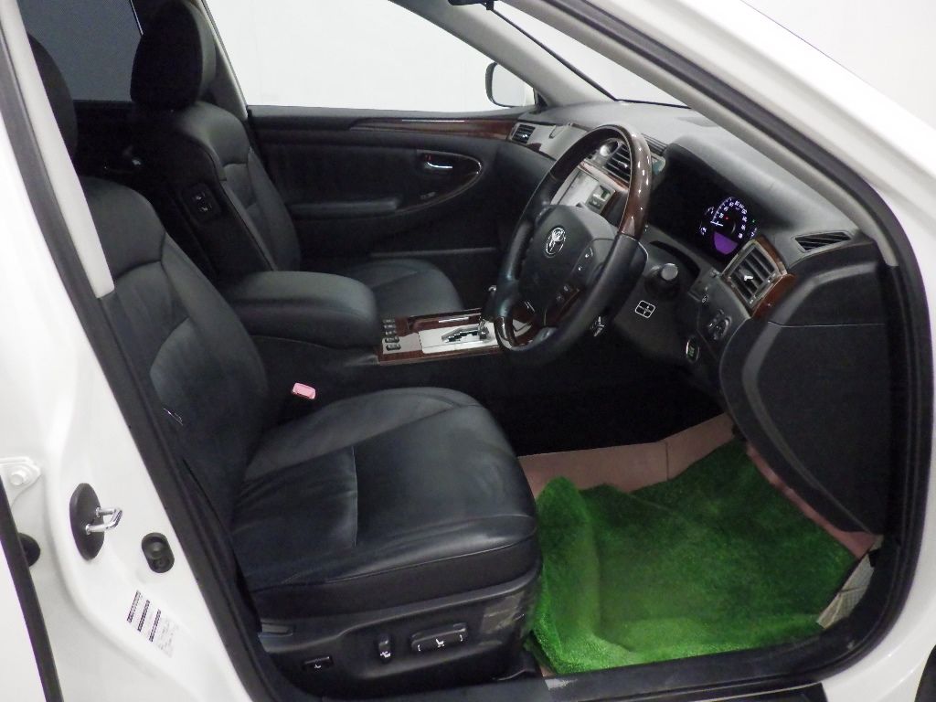 2007 Toyota クラウンマジェスタ SED C-type F package auction photo 6
