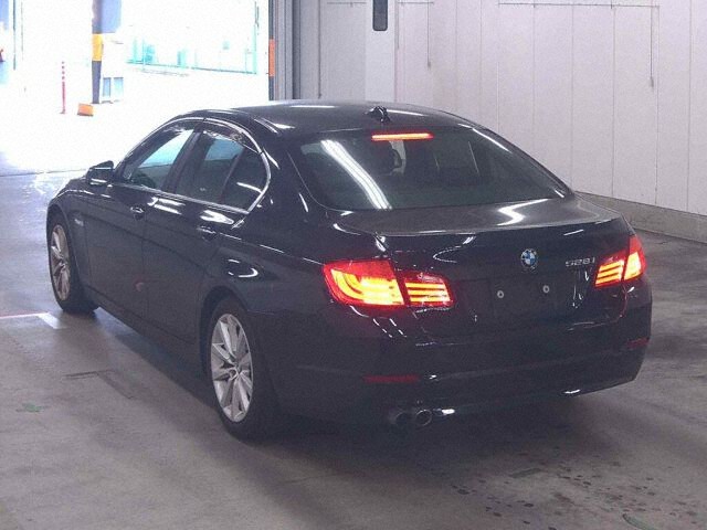 2011 BMW 5 Series 528I auction photo 2