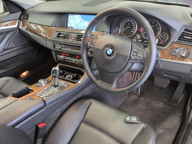2011 BMW 5 Series 528I auction photo 3